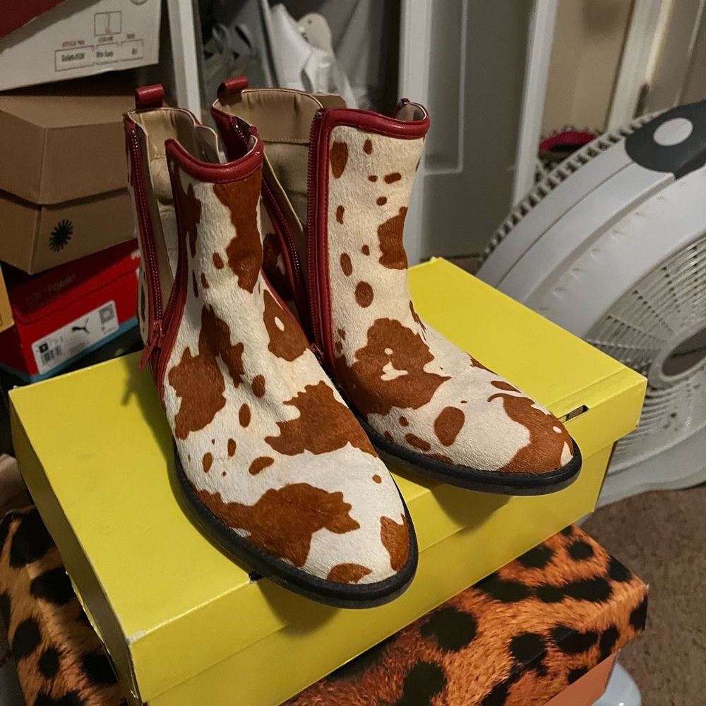 Vaneli Brown and Cream Ankle Boots